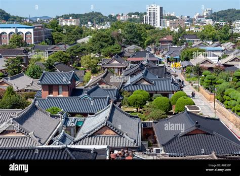 L Attraction La Plus Populaire De Jeonju Est Le Village De Hanok Banque