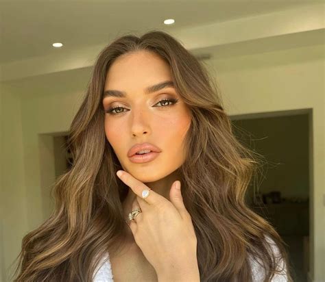 Debbie St Pierre - Bio, Age, Height, Wiki | Models Biography