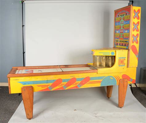 Lot Detail - 10¢ UNITED MFG. CO. YANKEE SHUFFLE ALLEY BOWLING ARCADE