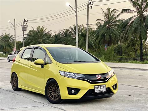 Honda Jazz Gk Sv เกียร์ออโต้ รถมือสอง หลุดจำนำ ราคาถูก
