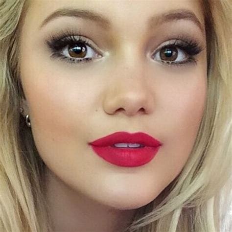 Olivia Holt Makeup: Beige Eyeshadow, Black Eyeshadow, Taupe Eyeshadow & Red Lipstick | Steal Her ...