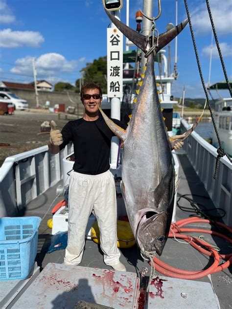 和歌山 串本 出雲崎 南紀 谷口渡船 磯釣り 船釣 り カセ釣り グレ 石鯛 クエ 本クエ キハダマグロ 串モン アカイカ スルメイカ イカ