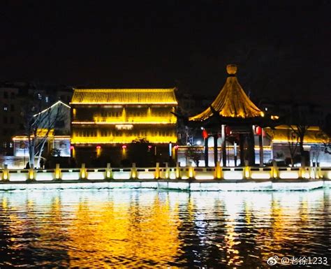 淮安里运河沿岸迷人的夜景。