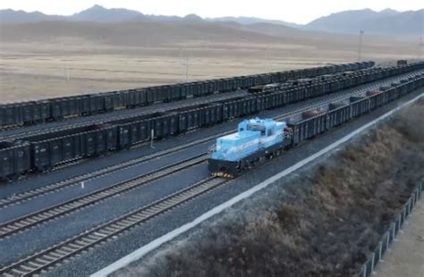 First China Developed Hydrogen Fuel Cell Locomotive Starts Trial Runs