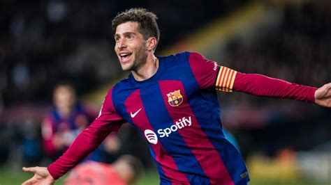 Un Doblete De Sergi Roberto Da La Victoria Al Barcelona Ante El Almer A