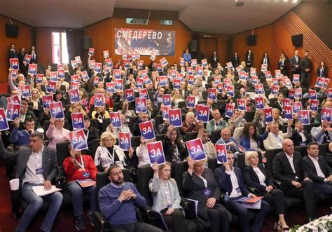 ODRŽANA SKUPŠTINA SNS U SMEDEREVU Jasmina Vojinović izabrana za