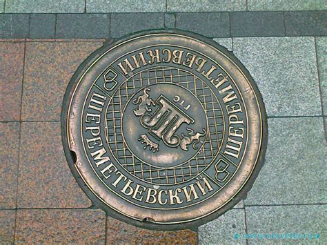 Крышки канализационных люков из разных стран (53 фото)