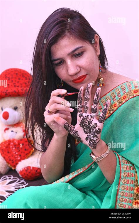 Beawar Rajasthan India July 21 2020 Young Woman Applying Henna On