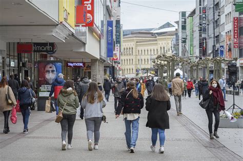 Einzelhandel im Saarland IHK mit Prognose für Laden Schließungen