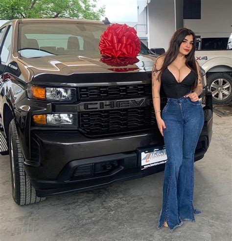 Karely Ruiz Esta Es La Camioneta Que Se Compr Gracias A Onlyfans