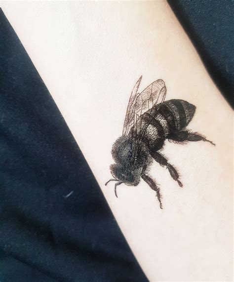 BEE Temporary Tattoo, Bee Tattoo, Honey Bee, Realistic Bee Drawing ...