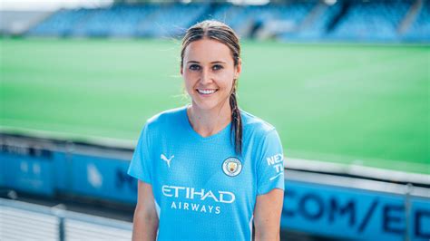 Gallery Hayley Raso In City Colours