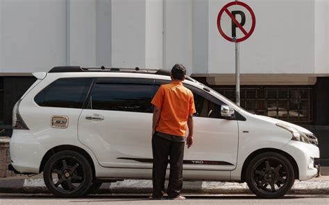 Rambu Dilarang Parkir Dan Berhenti Apa Bedanya SEVA