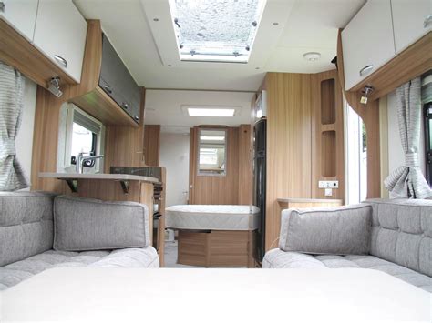 Lunar Lexon 660 Practical Caravan