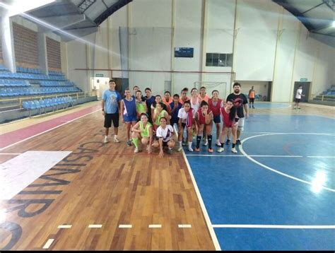 Prefeitura Oferece Escolinha De Futsal Feminino No Bairro Industrial