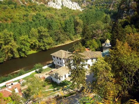 Манастирите в България, които всеки трябва да посети - Класации - Peika.bg