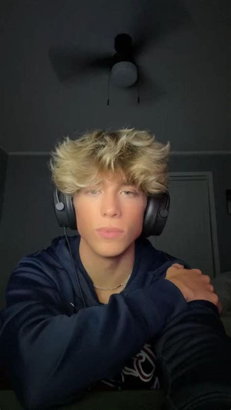 Nate Crosiar On Ig And Tik Tok Snap Nater Fader Cute Blonde Guys