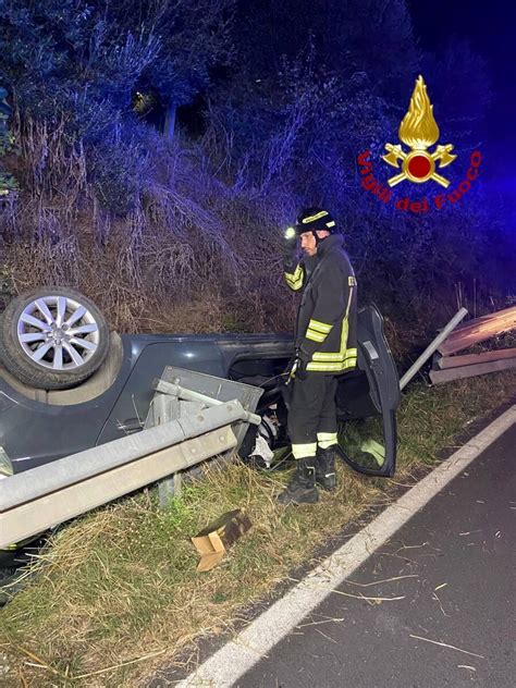 Foto Incidente Nella Notte Donne Intrappolate Tra Le Lamiere