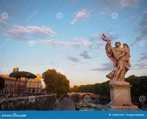 Statue of angel in Rome editorial image. Image of tiber - 133402150