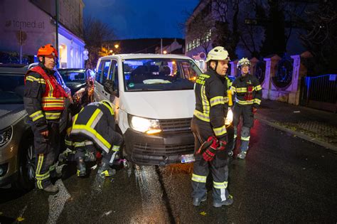 Personenbefreiung Nach Verkehrsunfall Freiwillige Feuerwehr Der Stadt