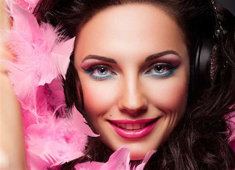 Beauty Girl Model Feather Headphones Face Smile Woman Pink Hd