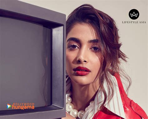 Pooja Hegde Wallpapers Pooja Hegde 8 16 Bollywood Hungama
