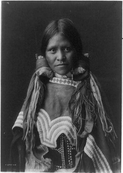 44 Native American Pictures Taken By Edward Curtis In The Early 1900s