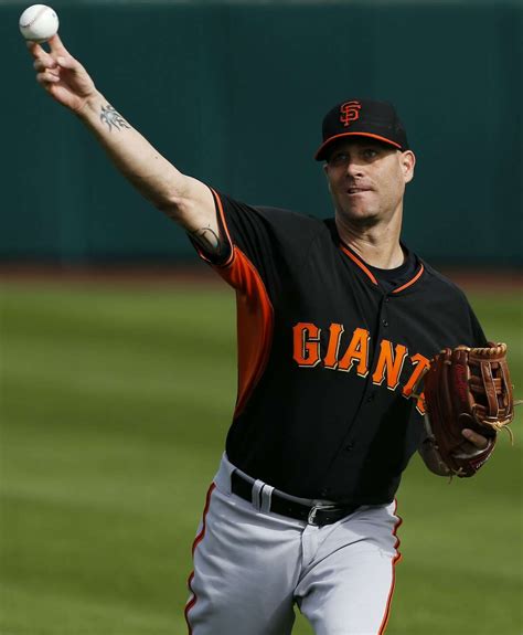 Tim Hudson gets started on right foot with Giants