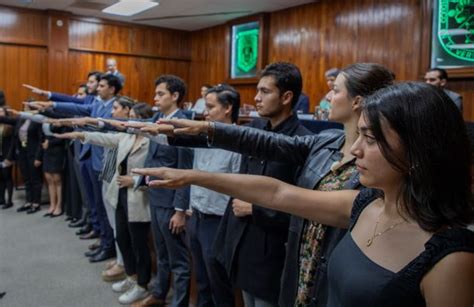 Toman Protesta Nuevos Integrantes Del Cap Tulo Universitario Canaco Uaq