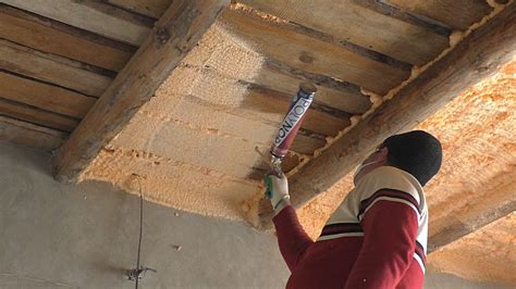 Утепляю потолок пеной Полинор - YouTube