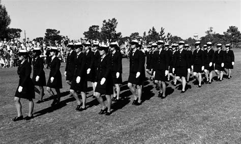 Usn 1164675 Women Navy Recruits