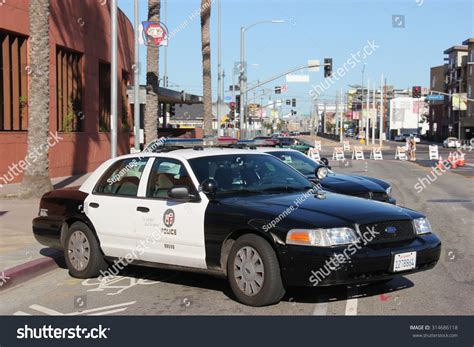 4910 Police Los Angeles Images Stock Photos And Vectors Shutterstock