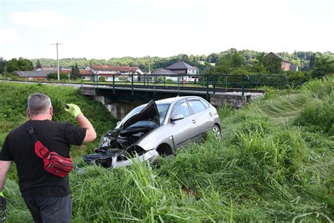 Putnički vlak naletio na automobil u Velikom Trojstvu Novi list