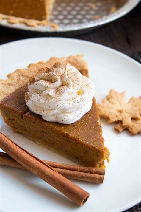 Easy Homemade Pumpkin Pie ~ Recipe Queenslee Appétit