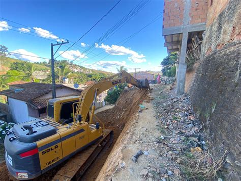 Prefeitura De Medeiros Neto Inicia Terraplanagem Para Constru O De