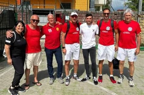 Mister Ciccio Graziani Arriva Sul Manto Erboso Dello Stadio Manfredo