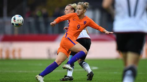 Miedema, Miedema krijgt plekje in team van het jaar in Engeland ...