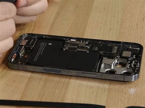 Teardown Des Iphone 13 Und 13 Pro Zeigt Größere Akkus Mac Life