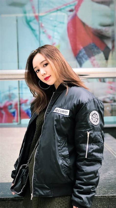 Hot girl và hot boy ngày 15 1 2018 Hé lộ bộ ảnh cưới của em gái Trấn Thành vợ chồng Trang Lou