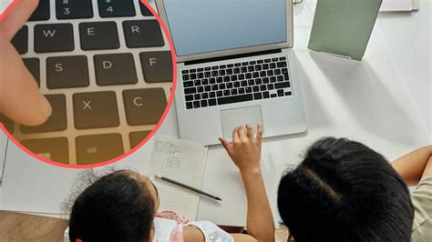 Pokazała laptop 4 klasisty od Czarnka Coś od początku jest nie tak