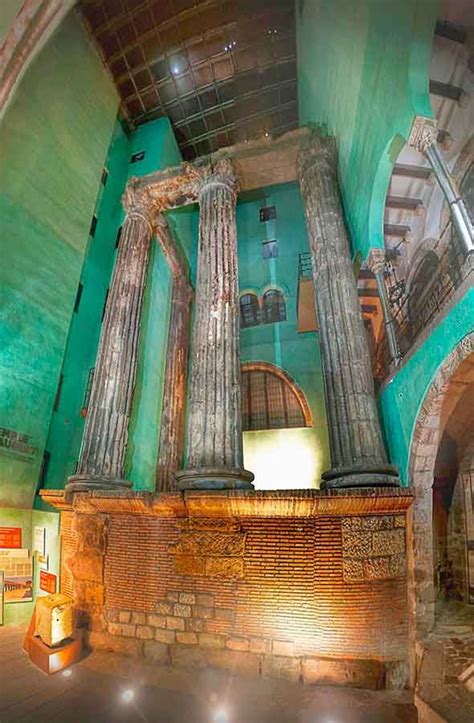 Templo Romano De Augustus By Gratis In Barcelona Cool Places To Visit