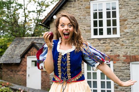 Evie Pickerill In Snow White At Wolverhampton Grand Theatre