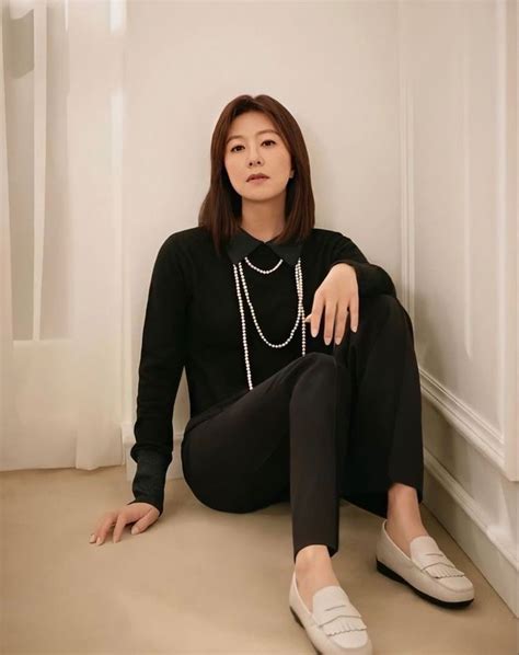 Pin Oleh Me Cedes Di Kim Hee Ae