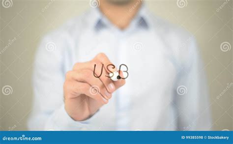 USB Escrita Do Homem Na Tela Transparente Foto De Stock Imagem De