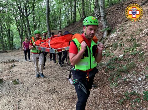 Si Allontana Con Il Cane E Non Fa Rientro Ritrovato Dal Soccorso Alpino