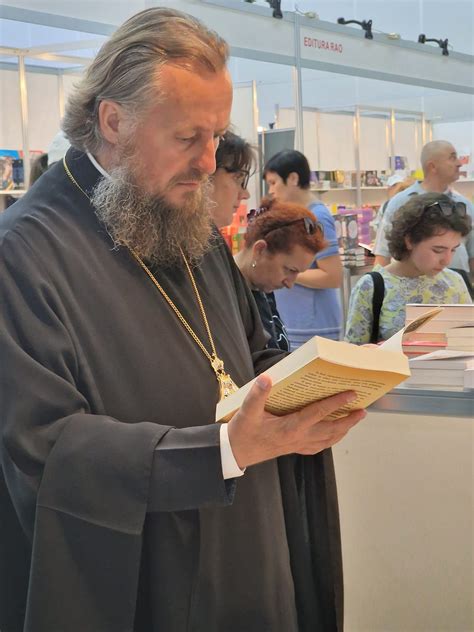 Episcopul Ioan Al Sorocii A Vizitat Salonul Interna Ional De Carte