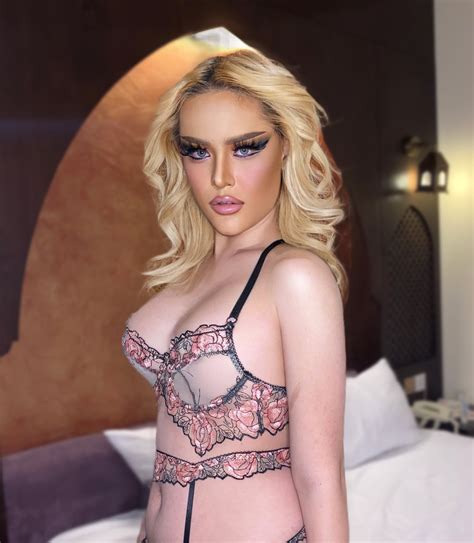 VIP top fuck Tiffany Tailandés Acompañantes transexual en Dubai