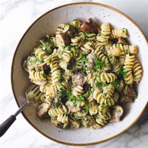 Mushroom Pasta {CREAMY 15 Minute Dinner Recipe}