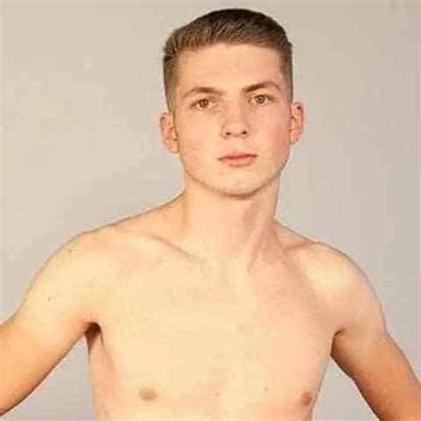 Czech Top Paul Mason Ass Fucks Latino Archi Gold Outdoors Gay Twink