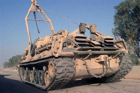 Американская бронированная ремонтно-эвакуационная машина М88